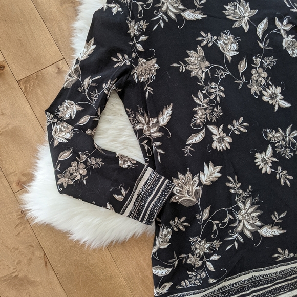 πSusan Graver Weekend - Mock Neck Tunic - Picture 6 of 10